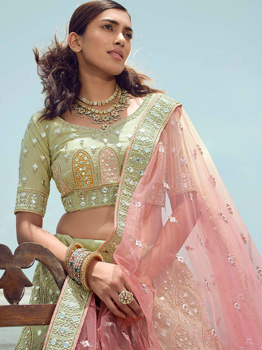 पिस्ता हरा ऑर्गेना कढ़ाई वाला डिज़ाइनर लहंगा चोली