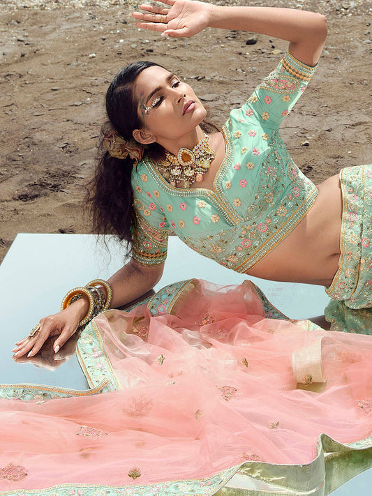 फ़िरोज़ी ऑर्गेंजा कढ़ाई वाला डिज़ाइनर लहंगा चोली