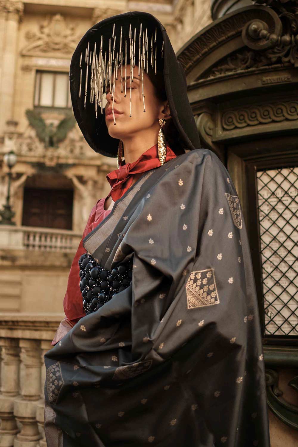 कैटरीना सिल्क डार्क ग्रे ब्लॉक प्रिंट वन मिनट साड़ी