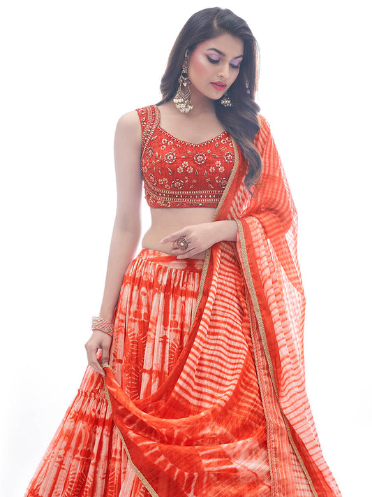 लाल जकार्ड कढ़ाई वाला डिजाइनर लहंगा