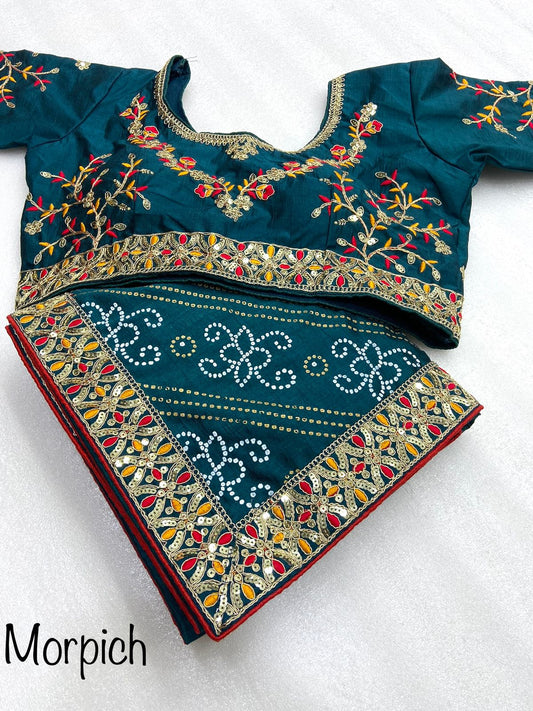 हैवी डिज़ाइनर सीक्वेंस एम्ब्रॉयडरी वर्क साड़ी