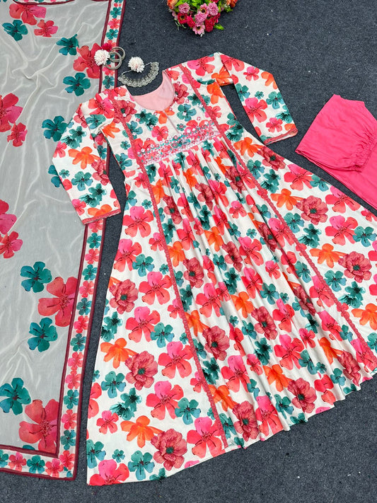 सुंदर रेयान थ्रेड प्रिंटेड वर्क गाउन