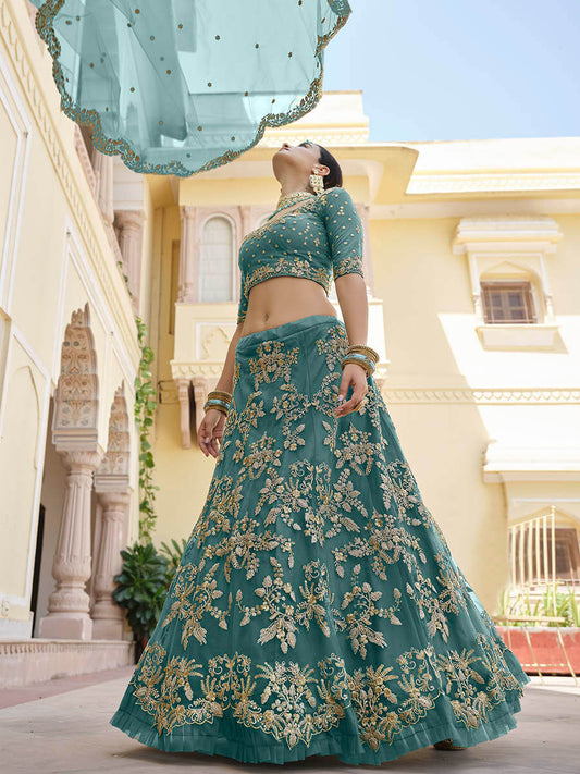 ग्रीन नेट कढ़ाई वाला लहंगा