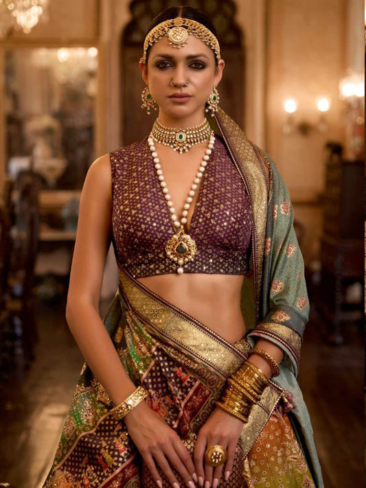 मल्टीकलर रजवाड़ी सिल्क मिरर वर्क ब्राइडल डिज़ाइनर लहंगा