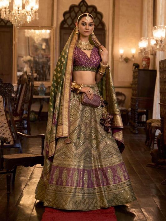 मल्टीकलर रजवाड़ी सिल्क मिरर वर्क ब्राइडल डिज़ाइनर लहंगा