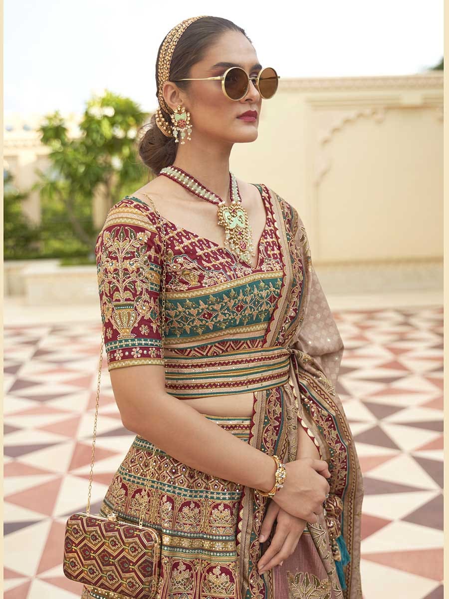 मल्टीकलर रजवाड़ी सिल्क मिरर वर्क ब्राइडल डिज़ाइनर लहंगा