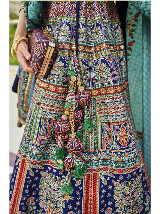 मल्टीकलर रजवाड़ी सिल्क मिरर वर्क ब्राइडल डिज़ाइनर लहंगा