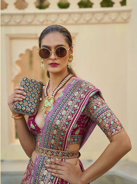 मल्टीकलर रजवाड़ी सिल्क मिरर वर्क ब्राइडल डिज़ाइनर लहंगा