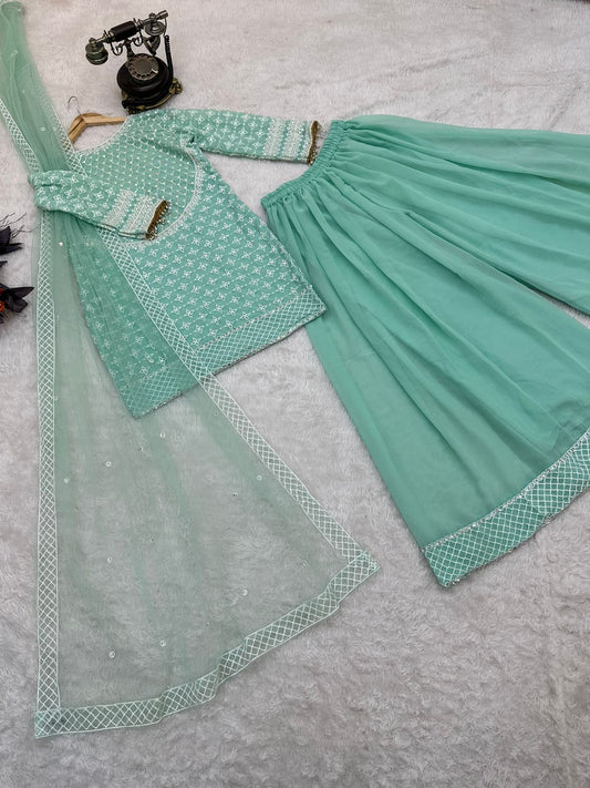 फंक्शन वियर पिस्ता कलर का शरारा सूट