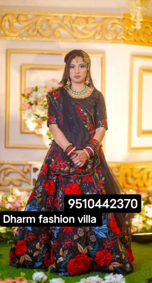 भव्य ब्लैक सीक्वेंस और कढ़ाई वर्क पार्टी वियर लहंगा चोली