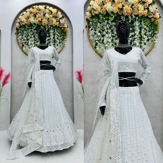 चमकदार सफेद जॉर्जेट कढ़ाई लहंगा चोली