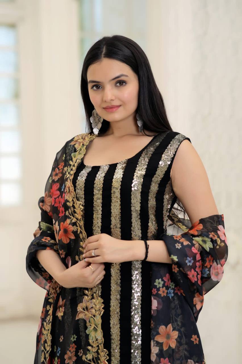 अद्भुत काले रंग की कढ़ाई वर्क शरारा सूट